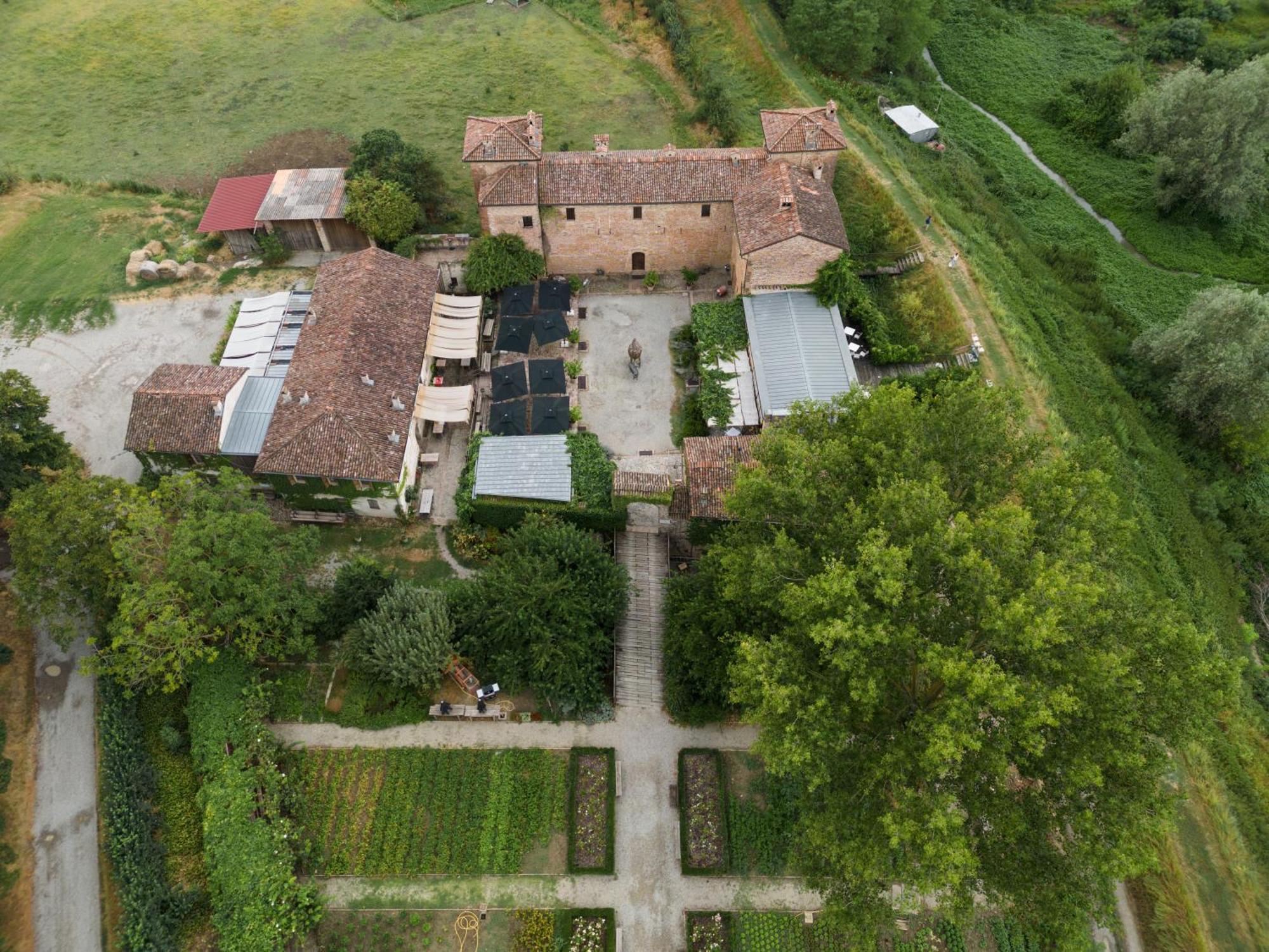 Antica Corte Pallavicina Relais Polesine Parmense Luaran gambar