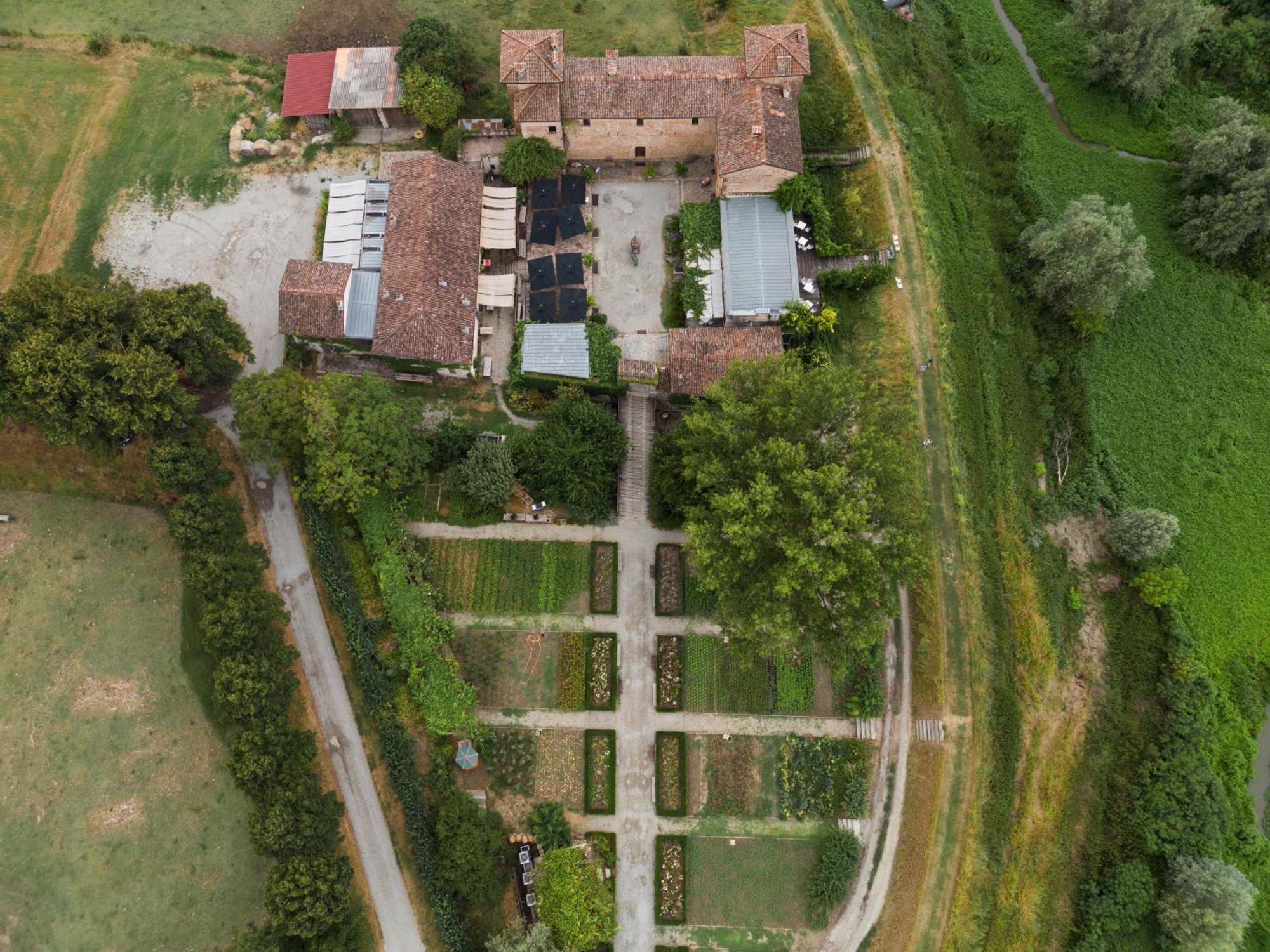 Antica Corte Pallavicina Relais Polesine Parmense Luaran gambar